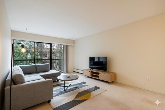 208 - 15020 North Bluff Road