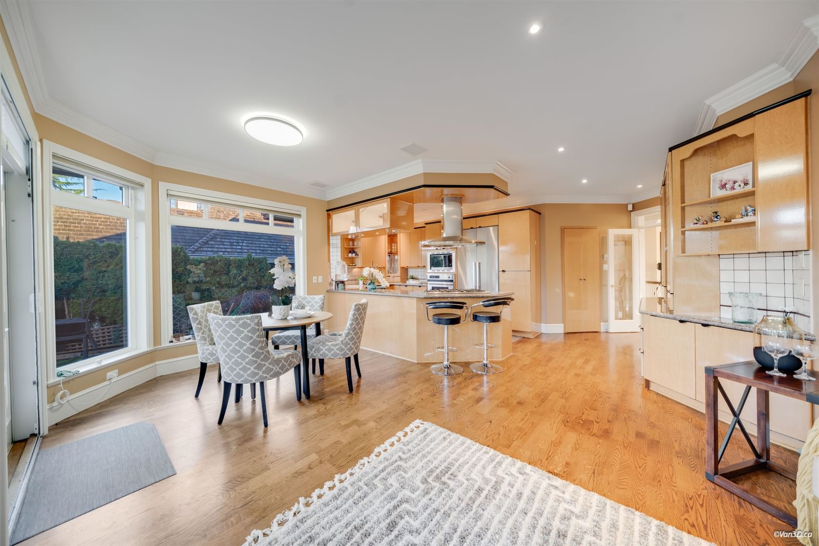 Listing Image 10