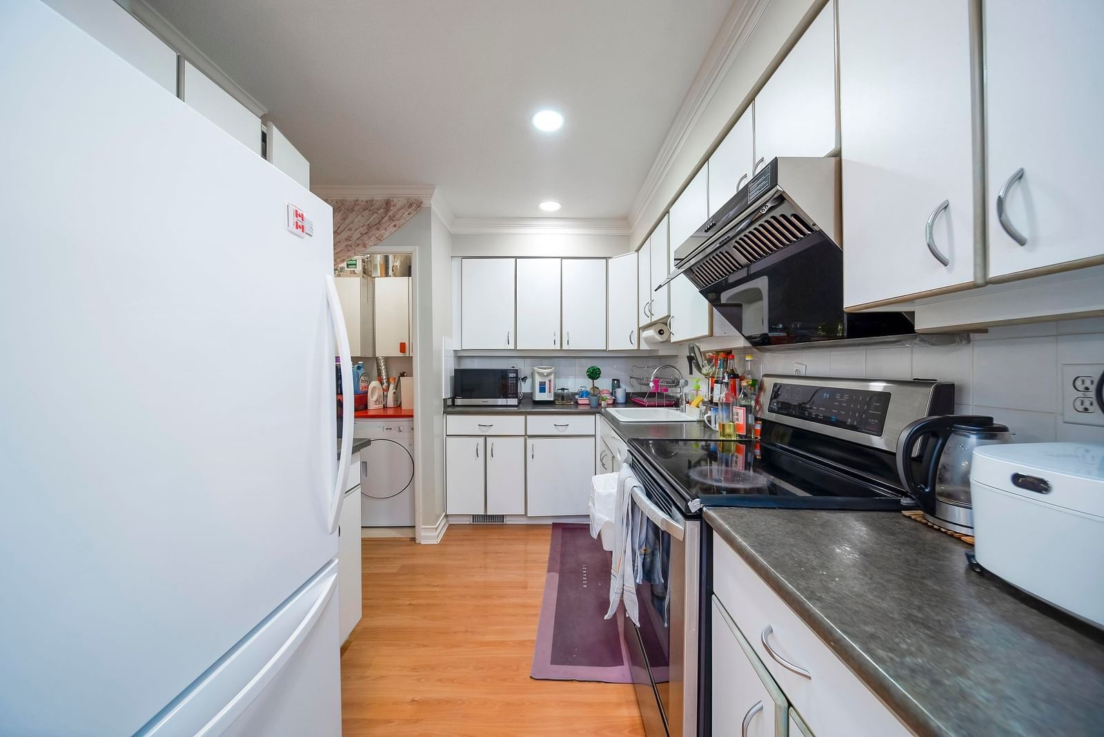 Listing Image 8