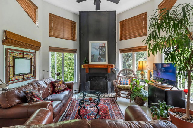 301 - 33669 2nd Avenue