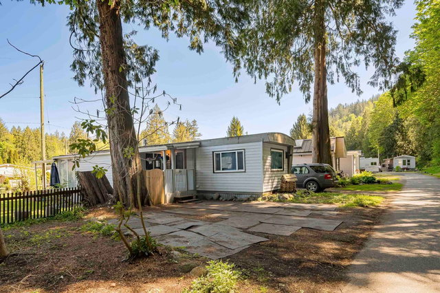 39 - 3942 Columbia Valley Road