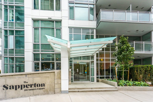 708 - 200 Nelson's Crescent