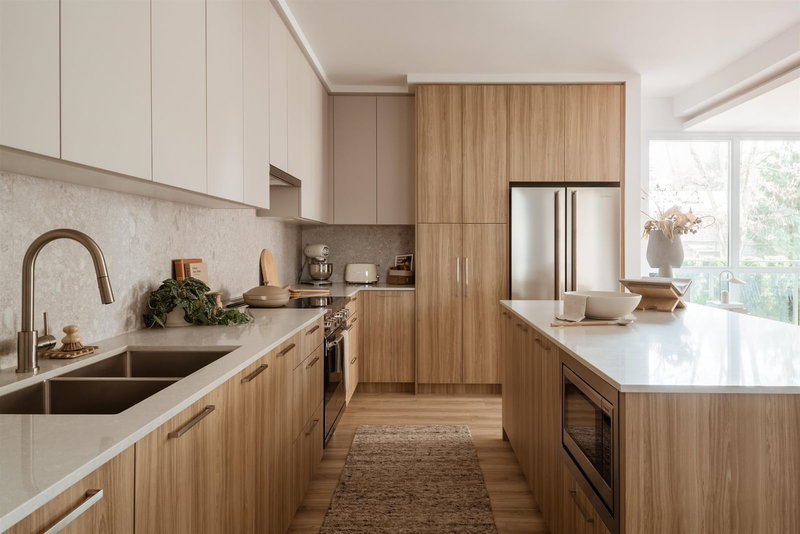 2380 Emery Court #202, North Vancouver, British Columbia