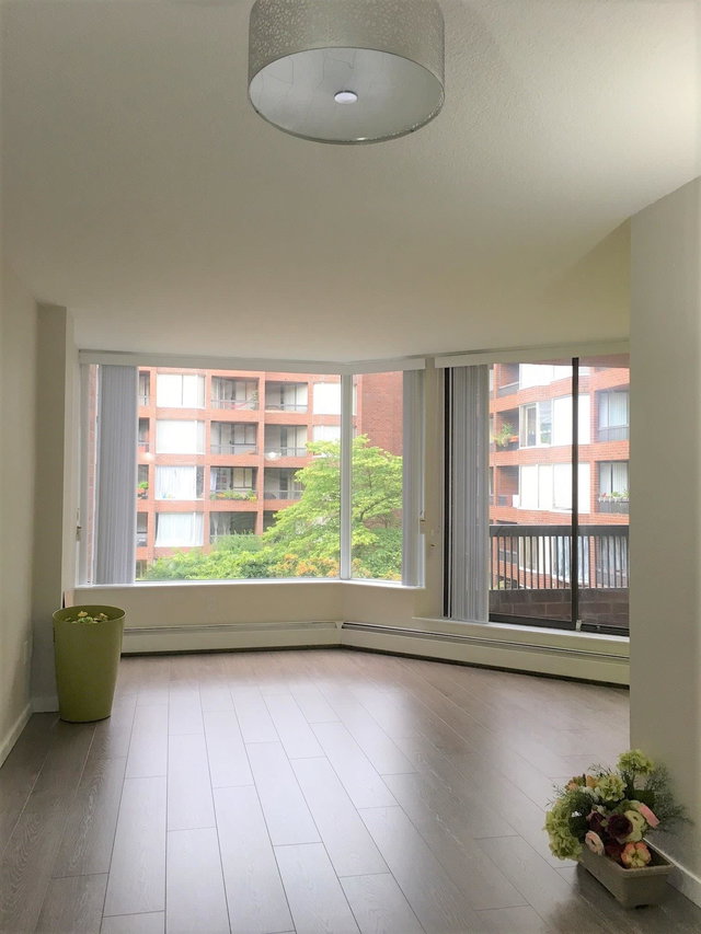 422 - 1333 Hornby Street