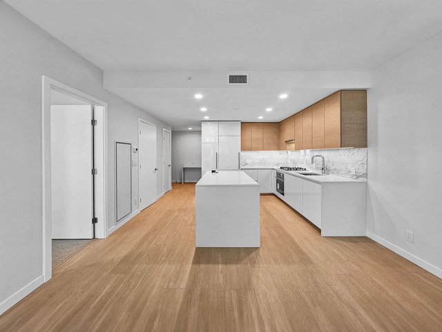 20XX 2186 Gilmore Avenue