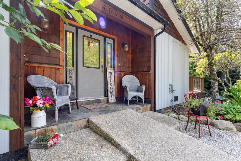 8099 Northwood Road, Halfmoon Bay, British Columbia
