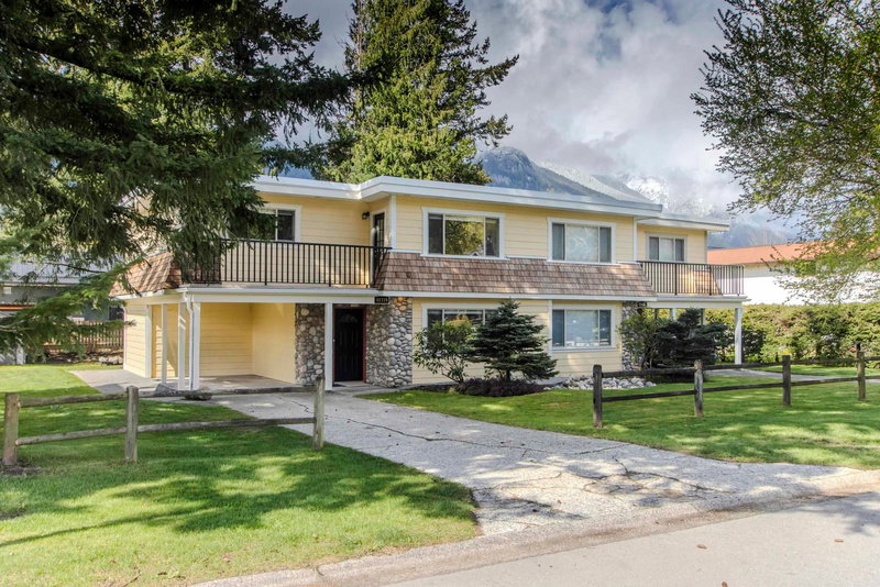 41319 Meadow Avenue, Squamish, British Columbia