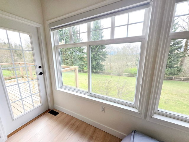 20 - 5201 Oakmount Crescent