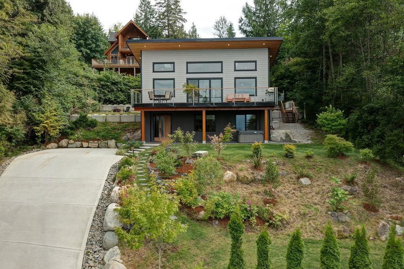 5933 Sandy Hook Road, Sechelt, British Columbia