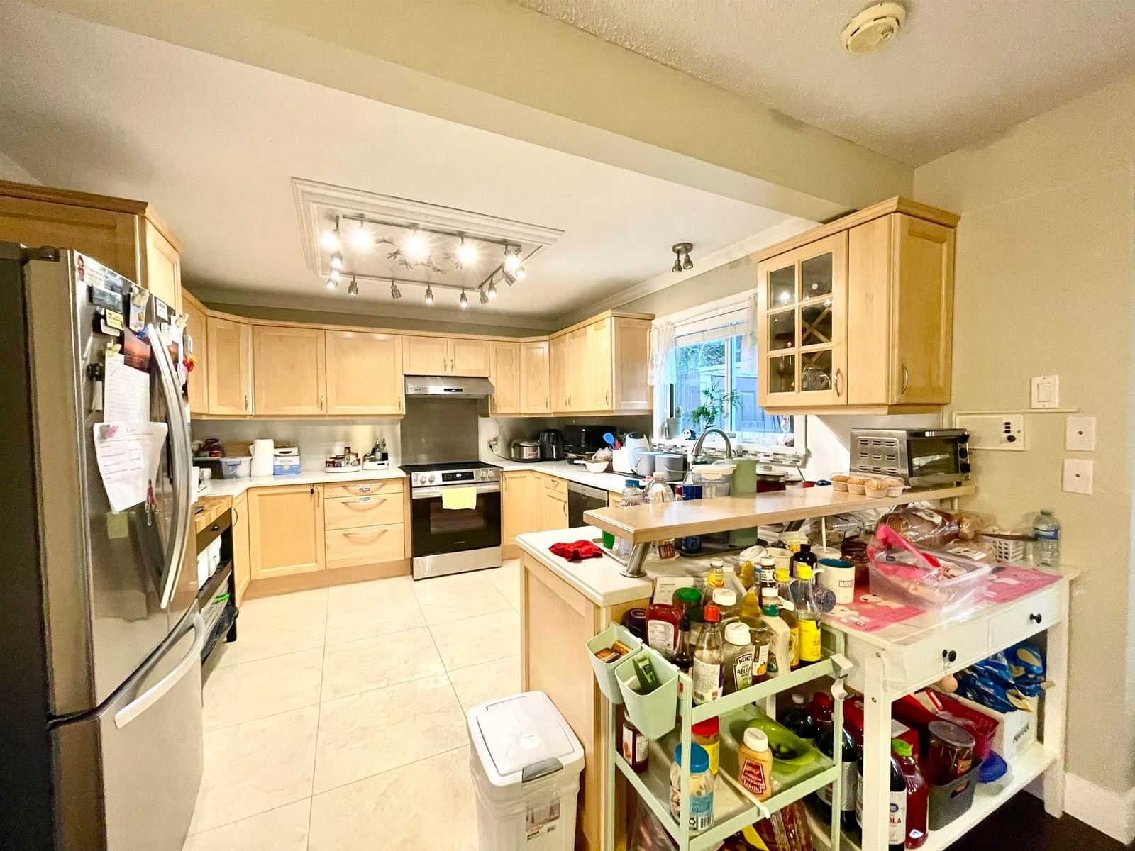 Listing Image 11
