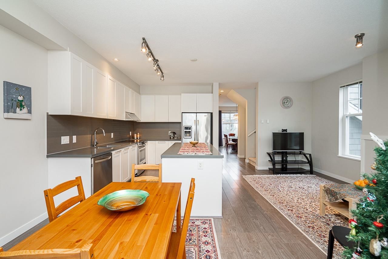 Listing Image 12