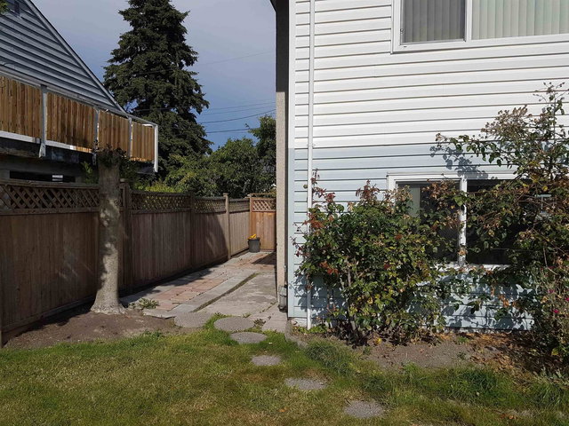 10120 Aintree Crescent