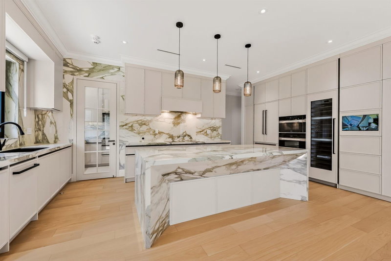 9591 Woodwards Place, Richmond, V7E 1H5 | Image 2