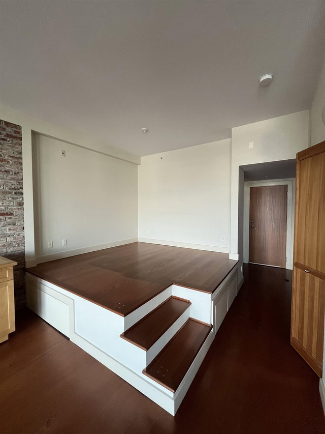 314 - 2515 Ontario Street