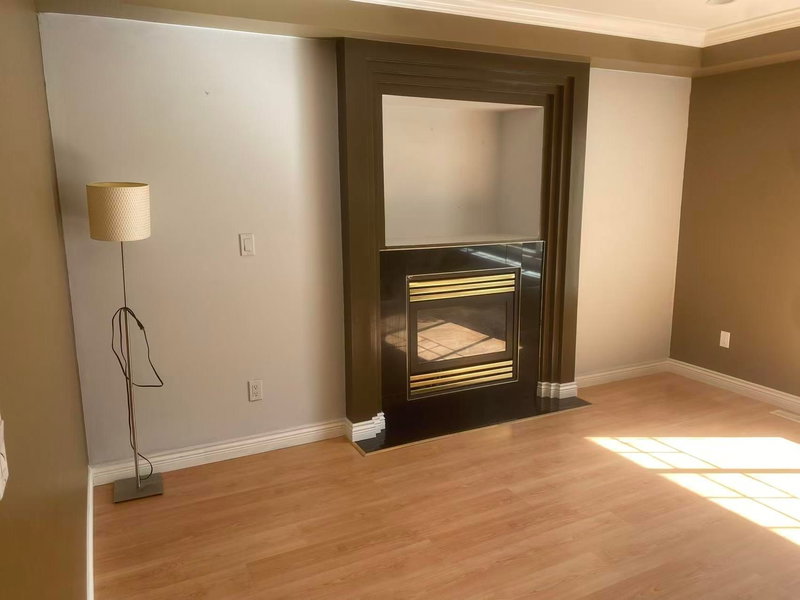 2048 Parkway Blvd, Coquitlam, V3Z 0Z2 | Image 3