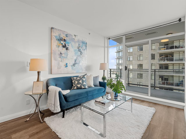 2010 - 892 Carnarvon Street