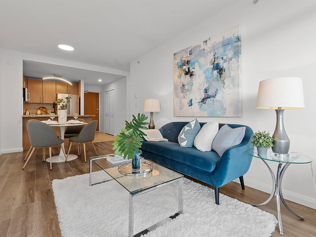 2010 - 892 Carnarvon Street