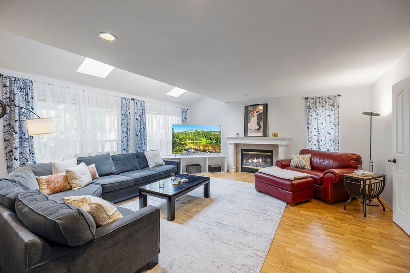 1167 Settlers Court, Port Coquitlam, V3C 5Y5 | Image 2