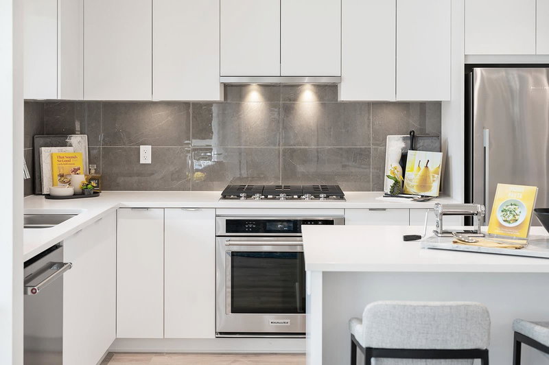 305 - 629 Cottonwood Avenue, Coquitlam, V3J 0S5 | Image 2