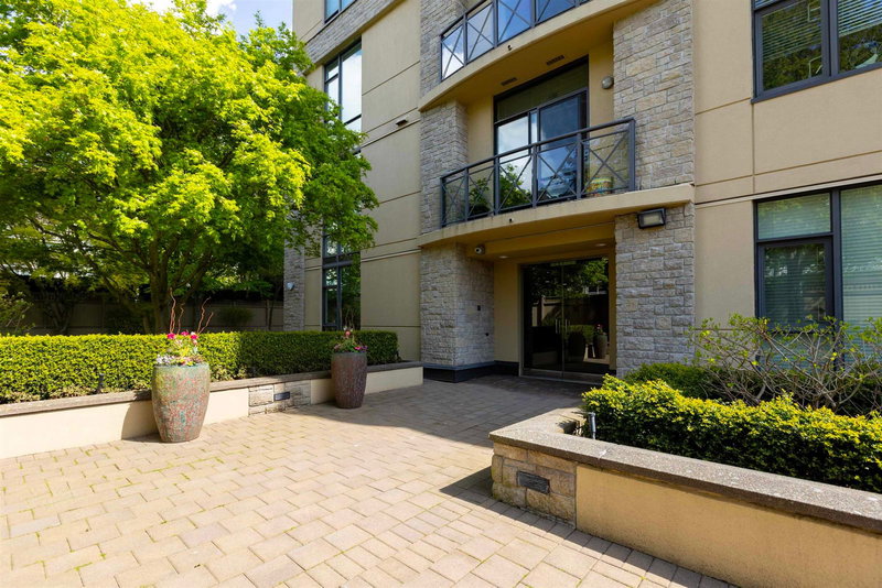 402 - 15445 Vine Avenue, White Rock, V4B 2T3 | Image 2