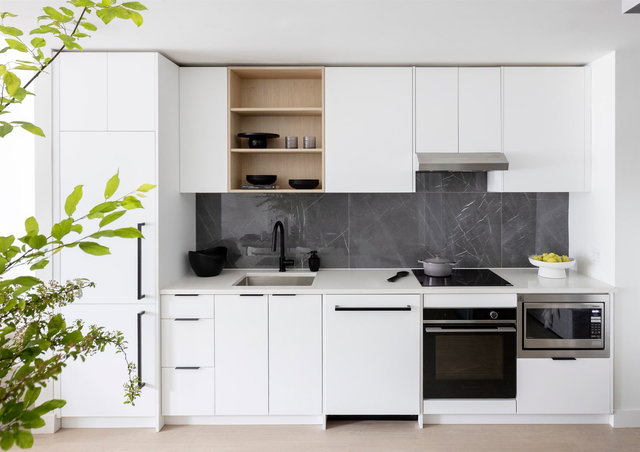 366 - 422 3rd Street E