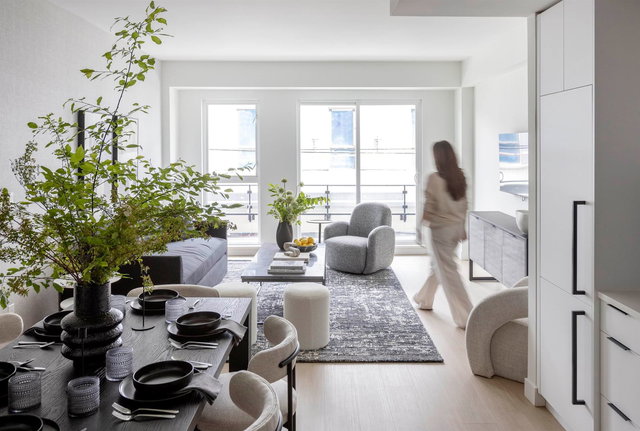 366 - 422 3rd Street E