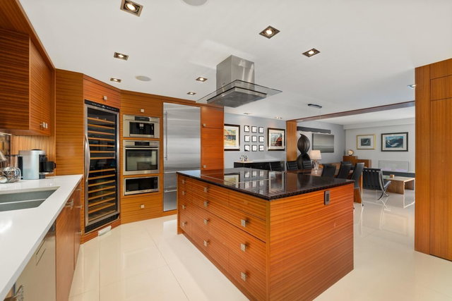 805 - 1450 Pennyfarthing Drive