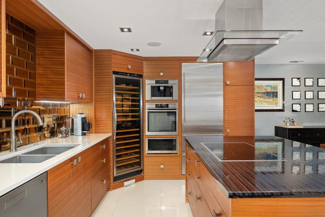 805 - 1450 Pennyfarthing Drive