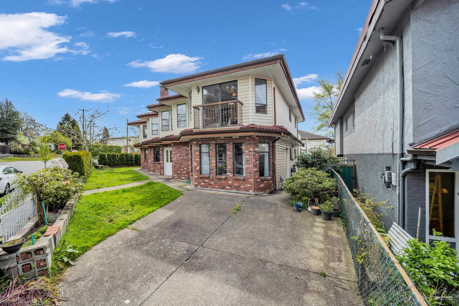Listing Image 4