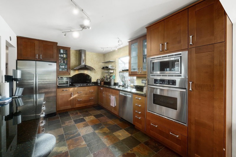 2041 Tompkins Crescent, North Vancouver, British Columbia