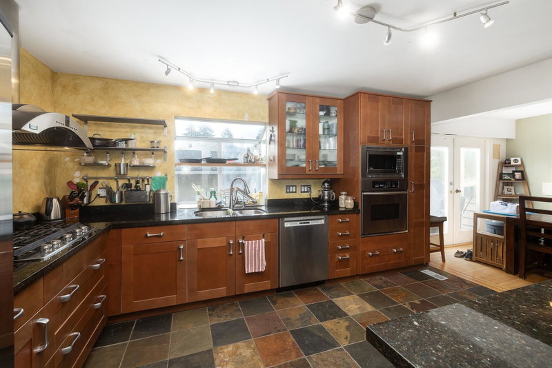 2041 Tompkins Crescent, North Vancouver, V7H 2C9 | Image 3