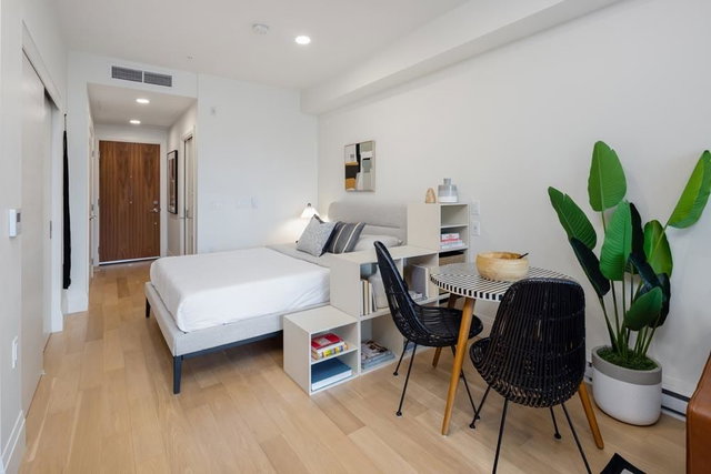 410 - 2550 Garden Drive