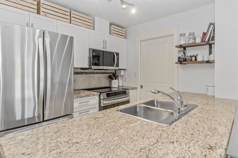 217 - 1211 Village Green Way, Squamish, V8B 0R7 | Image 3