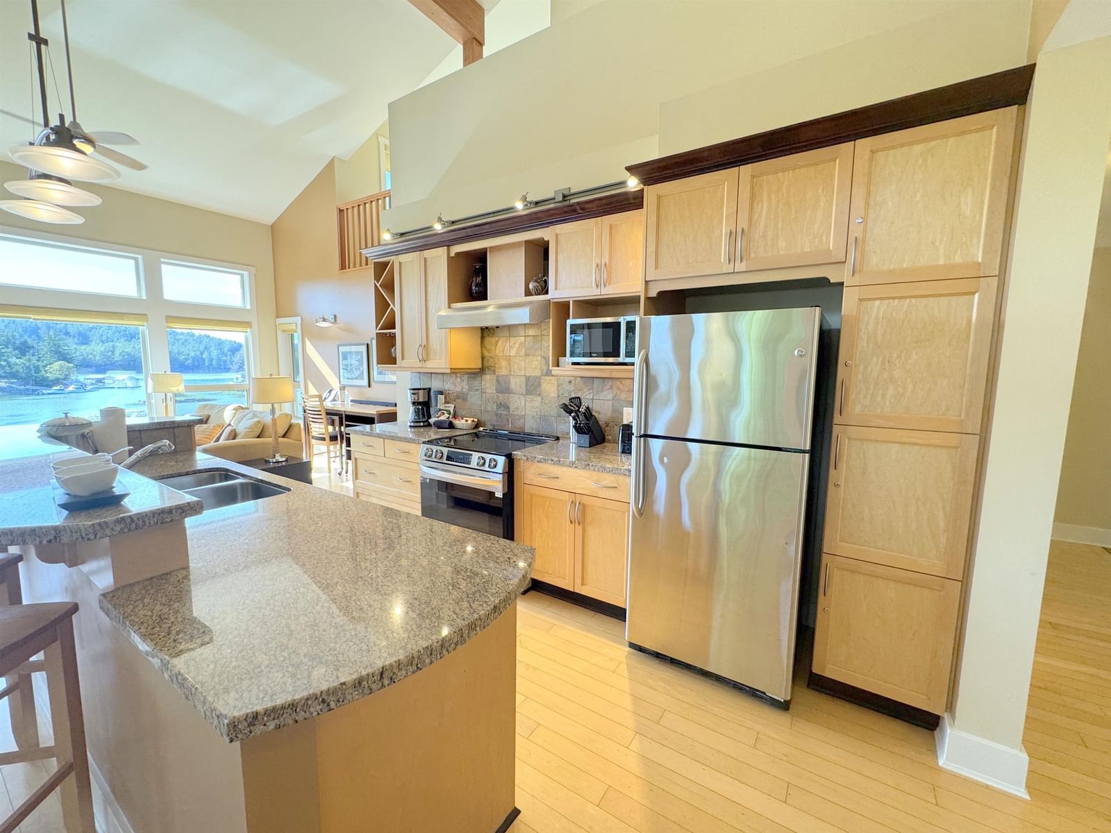Listing Image 5