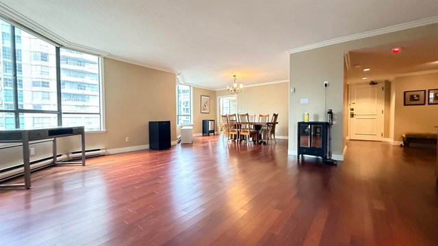 1002 - 738 Broughton Street