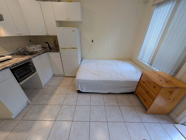 Studio Suite - 4XXX Reid Street