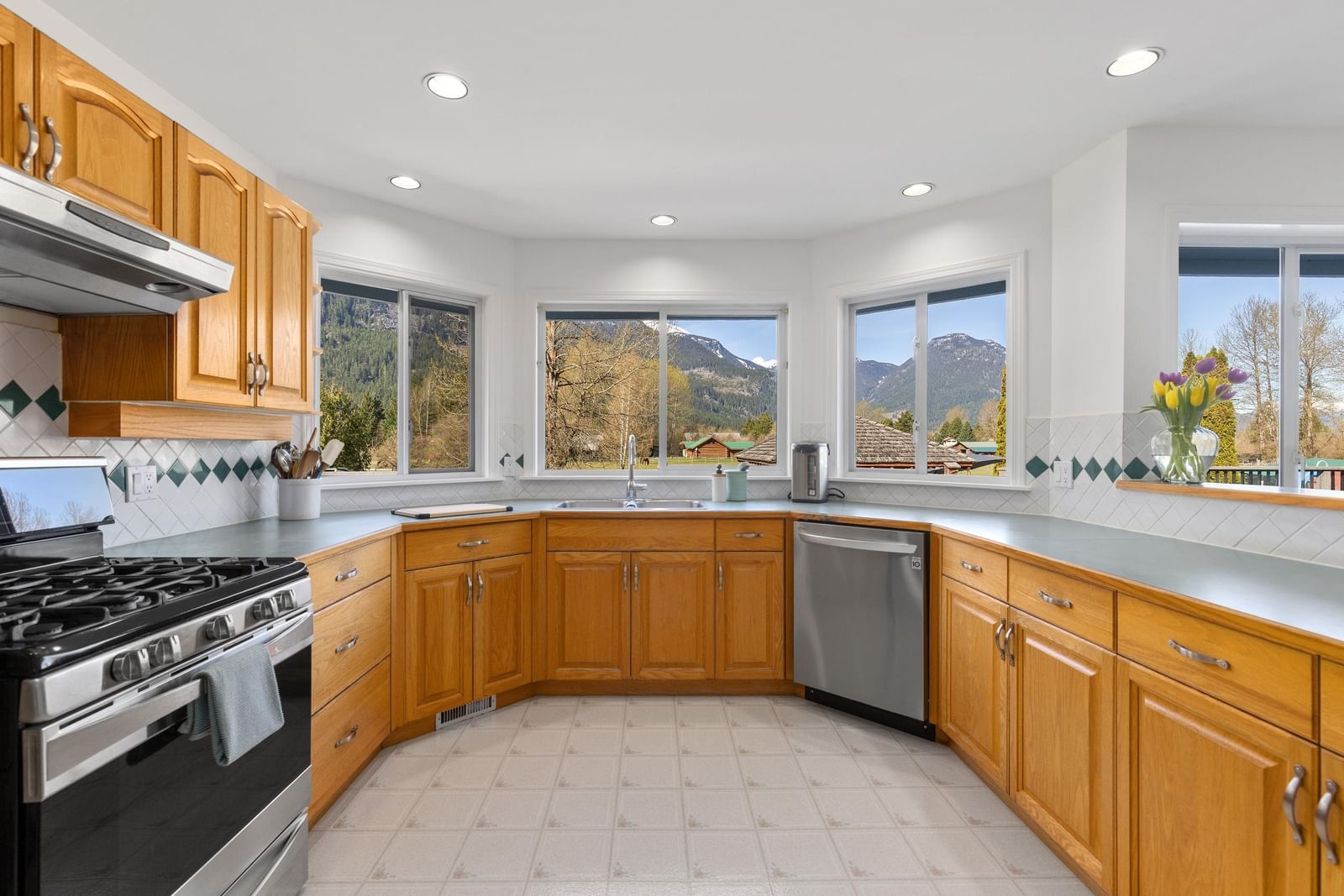 Listing Image 9