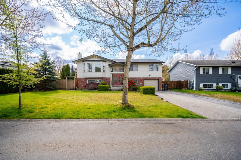 18320 59a Avenue, Surrey, V3S 5Y1 | Image 2