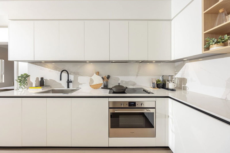 317 - 1209 Cecile Drive, Port Moody, V3H 1N1 | Image 3