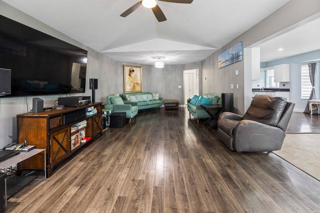 213 - 7156 121 Street