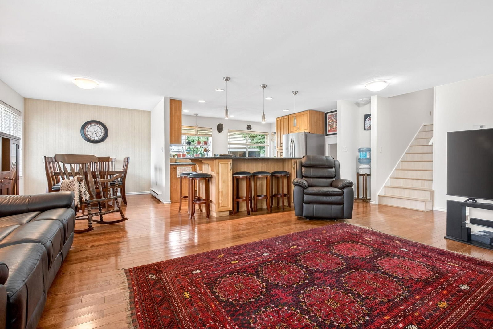 Listing Image 6