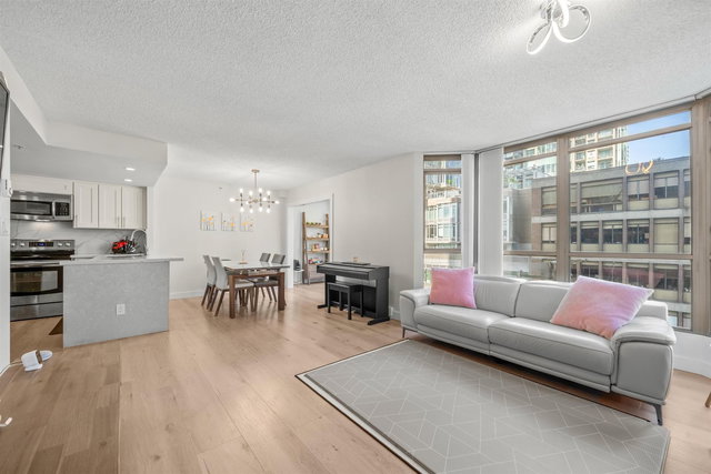 706 - 867 Hamilton Street