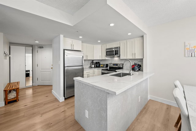 706 - 867 Hamilton Street