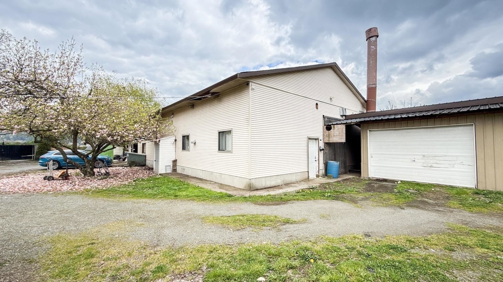 Listing Image 5