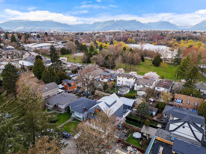 2091 20th Avenue E #2, Vancouver, British Columbia