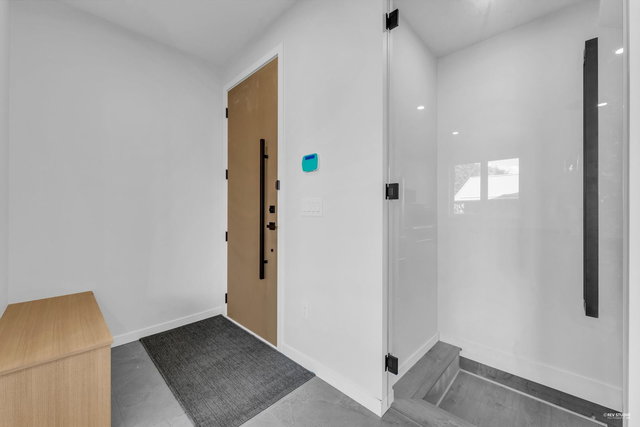 2 - 2091 20th Avenue E