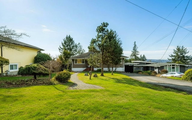 320 Seaforth Crescent