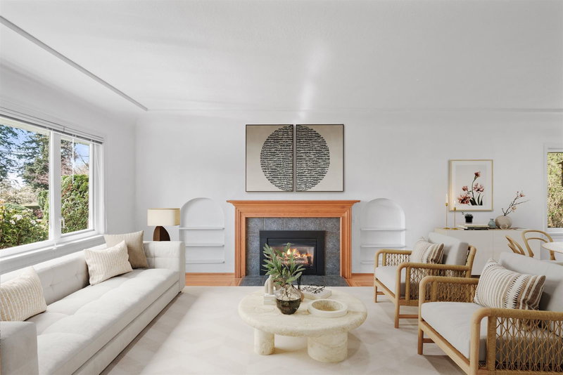 3894 Sunnycrest Drive, North Vancouver, V7R 3C8 | Image 2