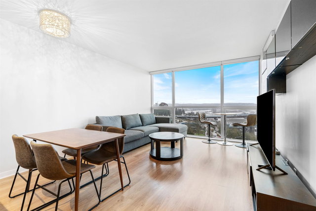 1602 - 125 Columbia Street