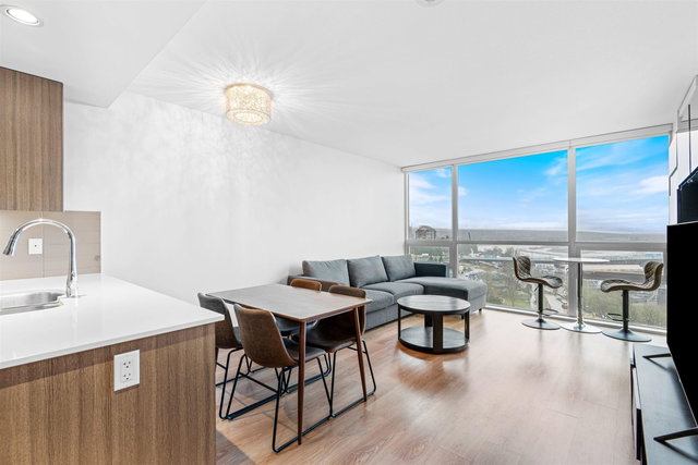 1602 - 125 Columbia Street